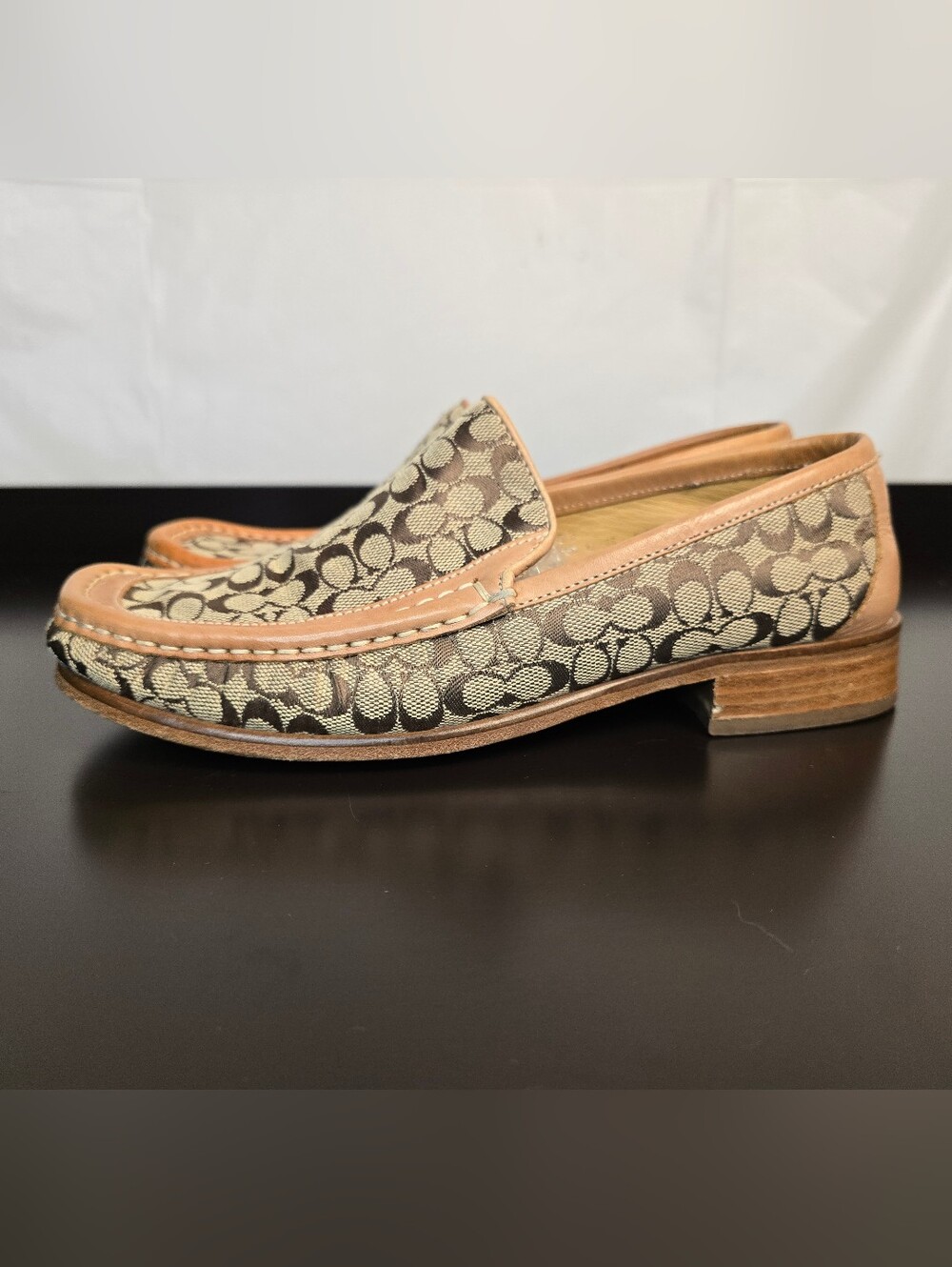 Coach Size 8 Vintage Signature Jacard And Leather Loafers in Maple - Picture 2 of 6